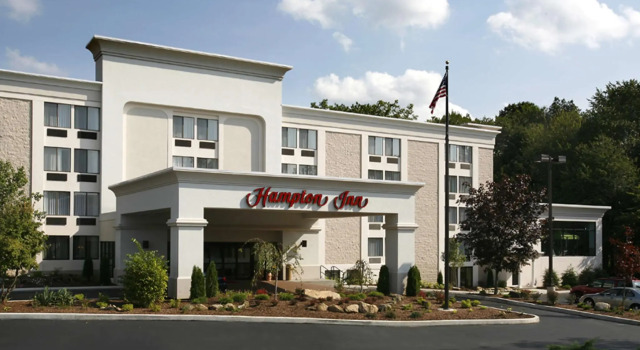 Кровать в общем номере Hampton Inn Danbury
