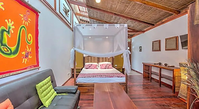 Villa # 2 - Luxury 1 Bed Villa - Private Garden, Prenota Appartamento Hotel a Limon con parcheggio, Parcheggio