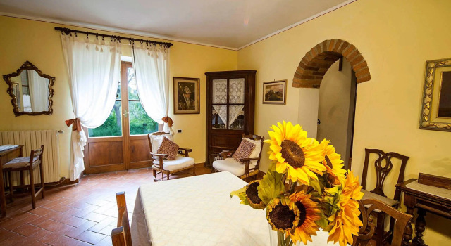 Panoramic Villa in Tuscany Rolling Hill, Well Connected, Everyday new Journey to