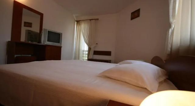 Pension A & B, Varaa Hotelli Târgu-Mureş 