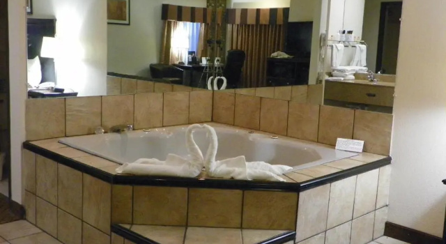 Люкс Royalton Inn & Suites Upper Sandusky