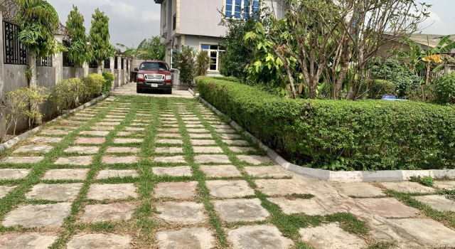 Коттедж с балконом A Charming 4-bed House in Ibese, Ikorodu
