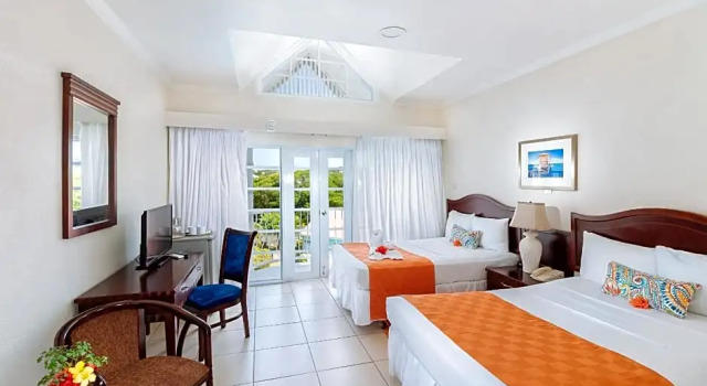 Номер Superior Bay Gardens Marina Haven