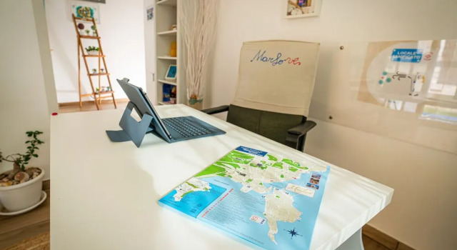 MarLove Sea View with Private Access to the Sea, Book Bed and Breakfast Hotels in Sicily with Parking, Parking