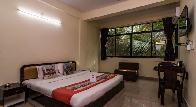 OYO 10011 Hotel Goa Blossom, Book Hotel Hotels in Goa with a Pool, Swimming Pool