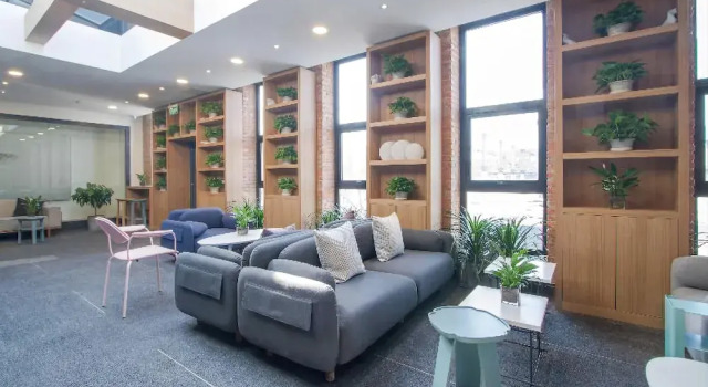 Qiuguo Hotel Beijing 798 ART District, Book Hotel Hoteller i Beijing Province med parkering, Parkering