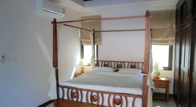 Вилла Naiharn Beach Villa