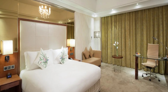 Люкс Executive Cinese Hotel Dongguan Shijie