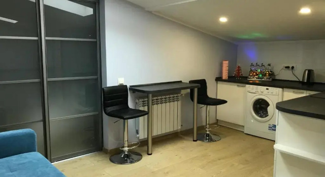 Romantic Lux Vivaldi Suite Svobode avenue 39, Забронировать Отель Недорогие отели Львова, рядом с Музей древней украинской книги, недорого