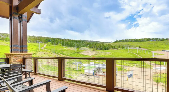 Апартаменты Ski-in/ski-out Granby Penthouse w/ Mountain Views!