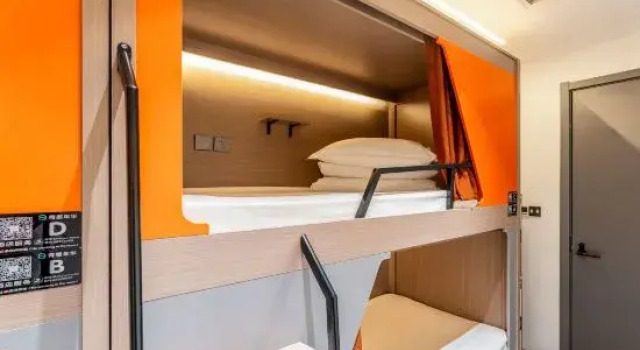 Кровать в общем номере (женский номер) Qingmo Nianhua Youth Hostel (Huimin Street Bell and Drum Tower Subway Station Branch)