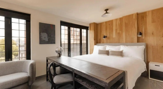 Номер Standard с балконом Gowanus Inn & Yard, An Ascend Hotel Collection Member