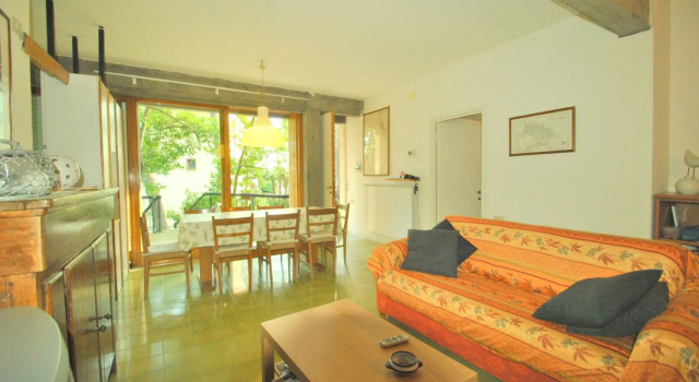 In vacation residence , 40 mt from the sea, apartment for 4-6 people, on the mezzanine floor with a-Villa Marina - Trilo Rosa