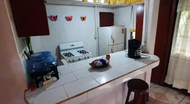Tropical Dreams Hostel, Prenota Ostello Corn Island 