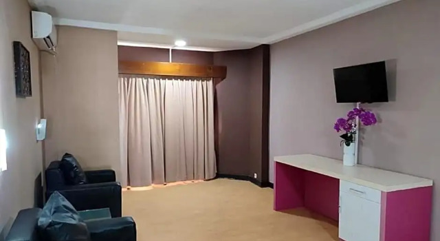 Collection O 1963 Hotel The New Benakutai