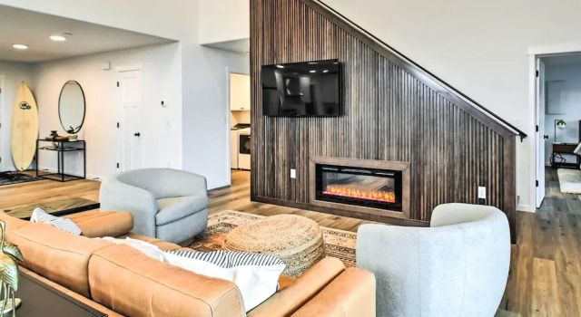 Коттедж Modern Ocean Shores Getaway with Dock