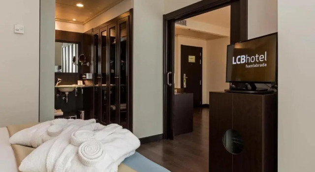 Полулюкс LCB Hotel Fuenlabrada
