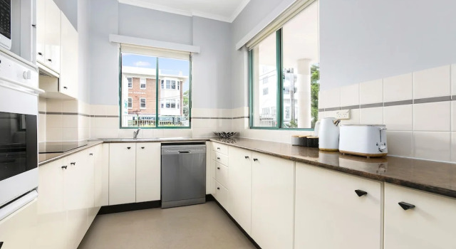 Апартаменты c 1 комнатой рядом с пляжем The Coogee View Beachfront Serviced Apartments