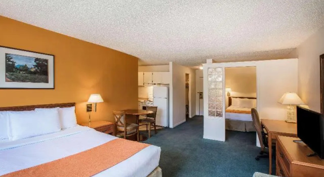 Номер Standard Howard Johnson Hotel - Victoria