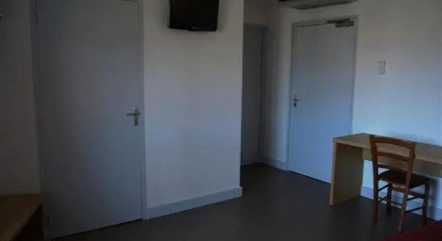Трёхместный номер Standard с красивым видом из окна Hôtel de France