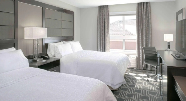 Четырёхместный номер Standard Hampton Inn & Suites-Worcester, MA