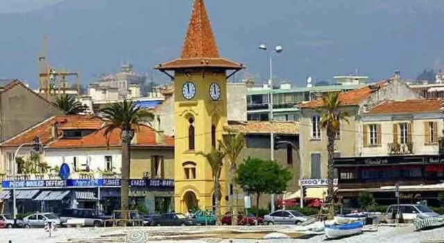 LES PINS Appartement a 5 mn à pied du Bord de Mer