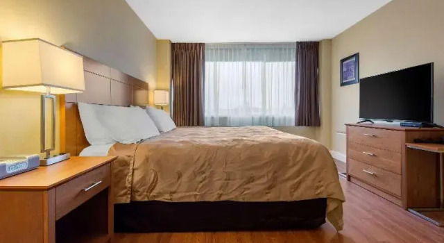 Люкс Quality Inn & Conference Centre Downtown Sudbury