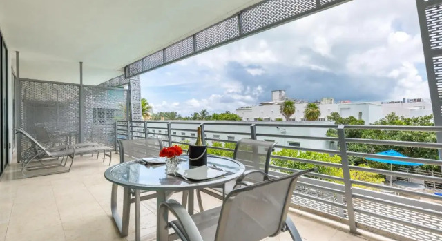 Люкс с балконом SBV Luxury Ocean Hotel Suites