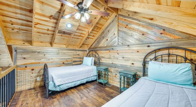 Hot Tub & Fire Pit: Cozy Cabin in Broken Bow!, Rezerwuj Hotel Hochatown Oklahoma