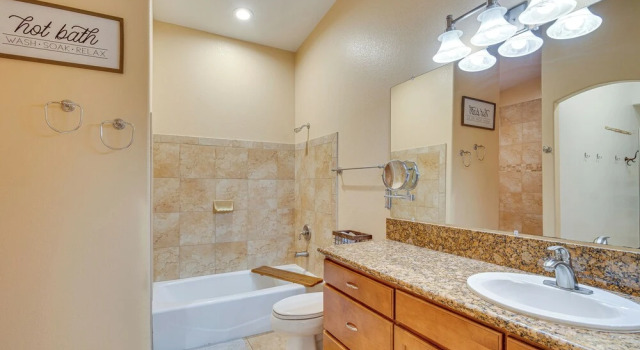 Коттедж Lake Havasu City Escape: Patio, Pool + Grill!