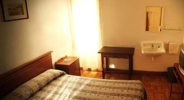 Pension Central, Varaa Hotelli Cuenca Cuenca Province, lähellä Espacio Torner