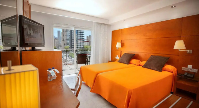 Двухместный номер Standard с видом на бассейн Hotel Servigroup Diplomatic 4 Sup