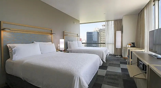 Четырёхместный номер Standard с панорамным видом Holiday Inn Express Mexico Reforma by IHG
