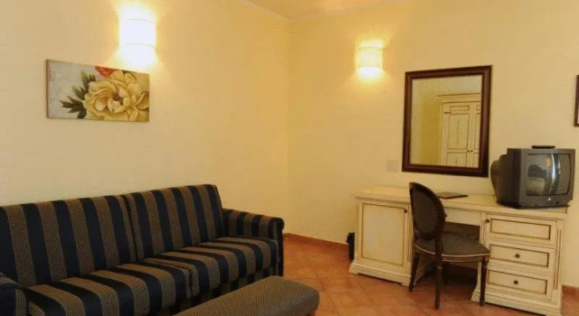 Полулюкс Hotel Urbano V