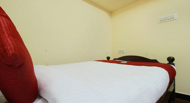 OYO 11862 Home Cozy 2BHK ECR Cuddalore Road