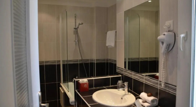 Двухместный номер Superior Brit Hotel Confort Le Revest Sainte-Maxime