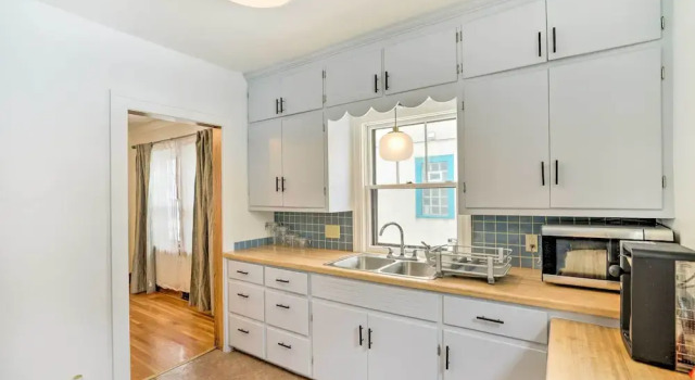 Minneapolis Vacation Rental Near Lake Harriet, Varaa Hotelli Hotellit Minnesota pysäköinnillä, Pysäköinti