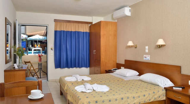 Студия Economy Цокольный этаж с балконом Akatos Hotel