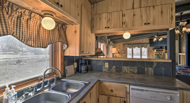 Коттедж Cabin by Rio Grande - 19 Mi to Wolf Creek!