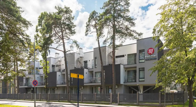 Black Pearl Apartments