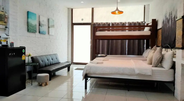 Street Zone Home stay by Little Paradise, Забронировать Отель Отели Ко-Пханган с парковкой, рядом с Вечеринка «Праздник полной луны» на пляже Хаад-Рин, Парковка