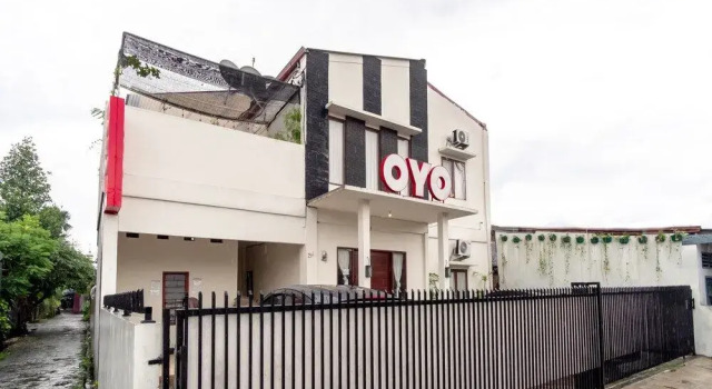 OYO 2076 Oxy Art Boarding House, Rezerwuj Hotel Medan Sumatra