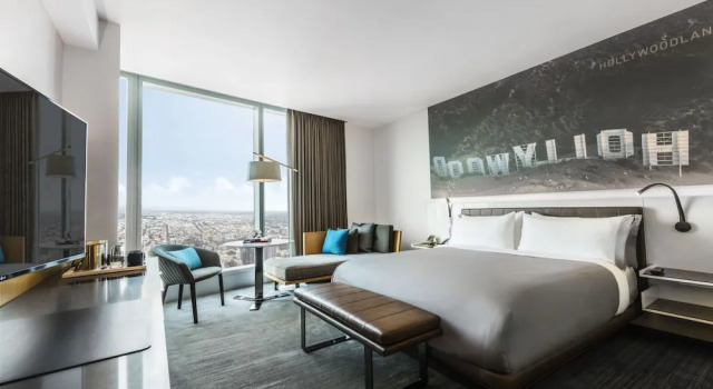 Двухместный полулюкс с видом на город InterContinental - Los Angeles Downtown by IHG