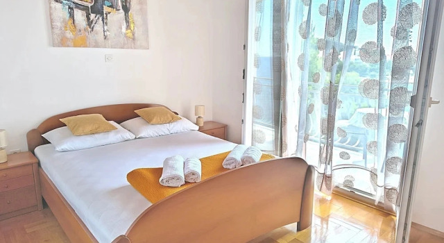 Apartments Fenix, Buchen Sie Ferienwohnung Mitlo Gespanschaft Split-Dalmatien