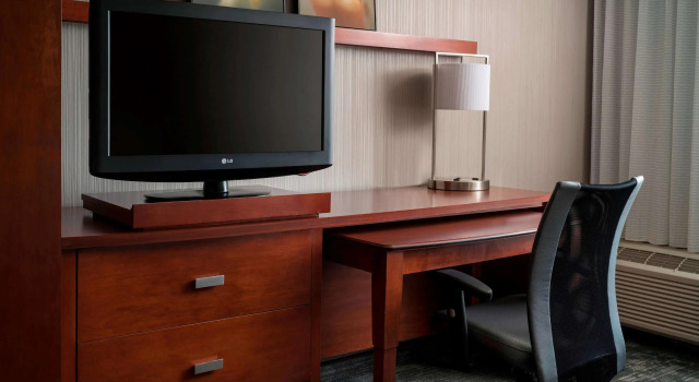 Номер Standard с видом на бассейн Sonesta Select Los Angeles Torrance South Bay
