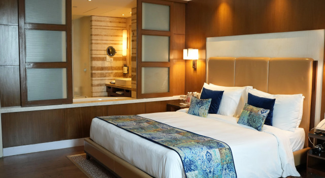 Crowne Plaza New Delhi Okhla by IHG, Забронировать Отель Отели Нью-Дели с бассейном, Бассейн