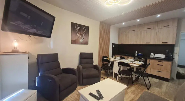 Апартаменты Central Apartment With Balcony