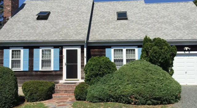 Spacious Home in Hyannis by RedAwning, Забронировать Дом для отпуска Хайаннис Полуостров Кейп-Код