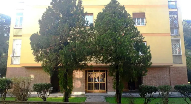 Modern, Spacious and Bright Apartment in Rome, Rezervovat Apartmán Hotely v Lazio s parkováním, Parkování