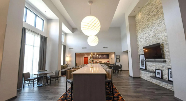 Кровать в общем номере Hampton Inn & Suites Lenoir, NC